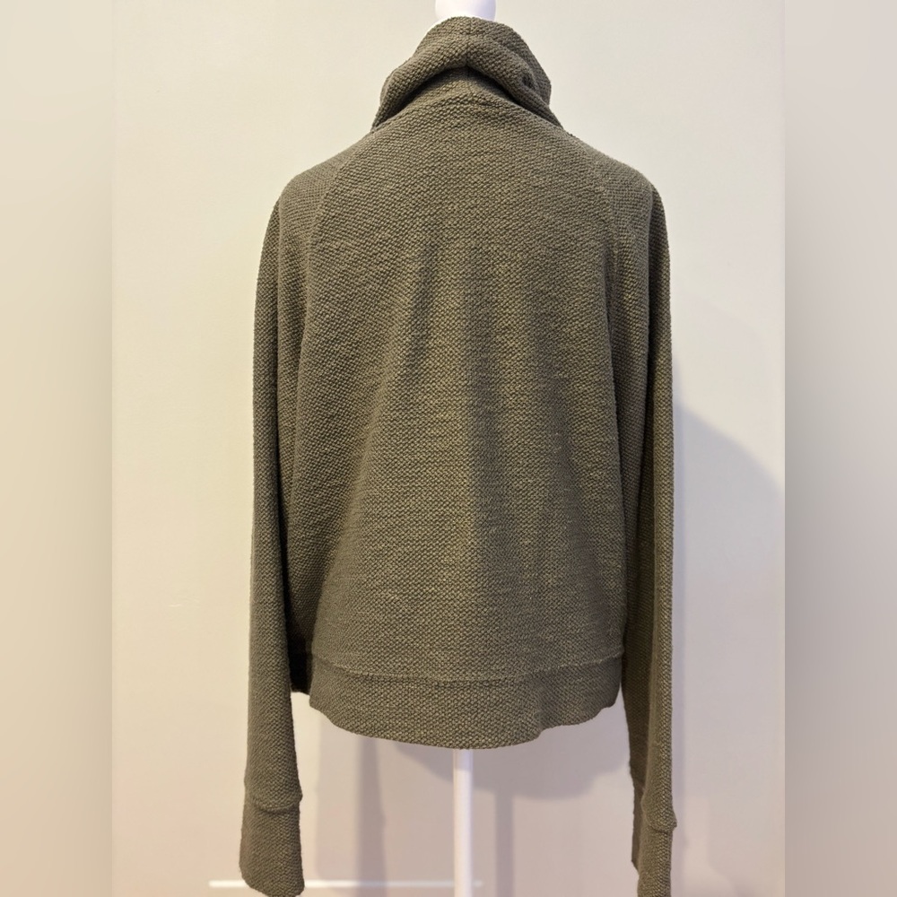 Aerie OFFLINE Women's Army Green Hoodie - Picture 4 of 8